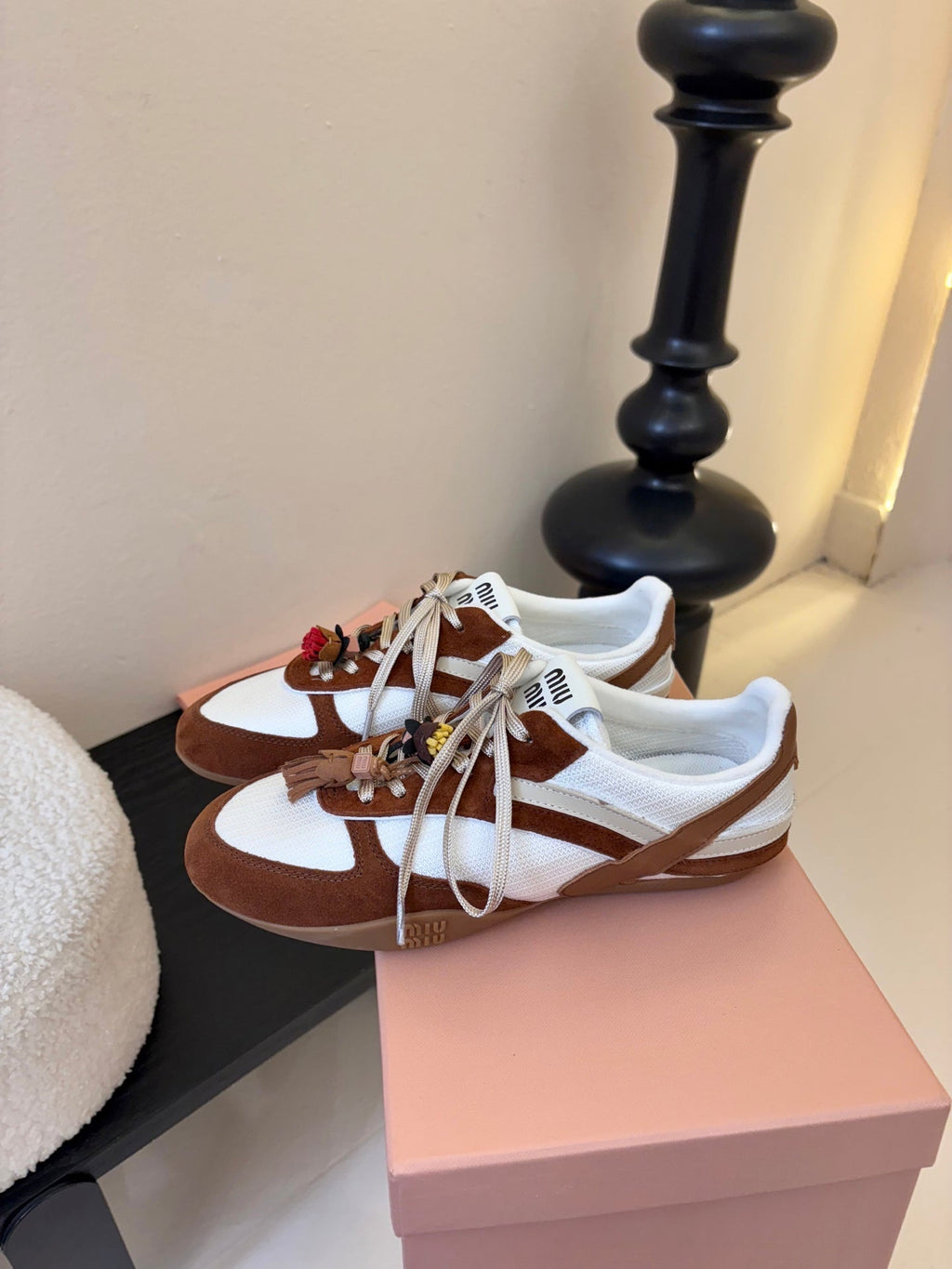 M-Sneakers