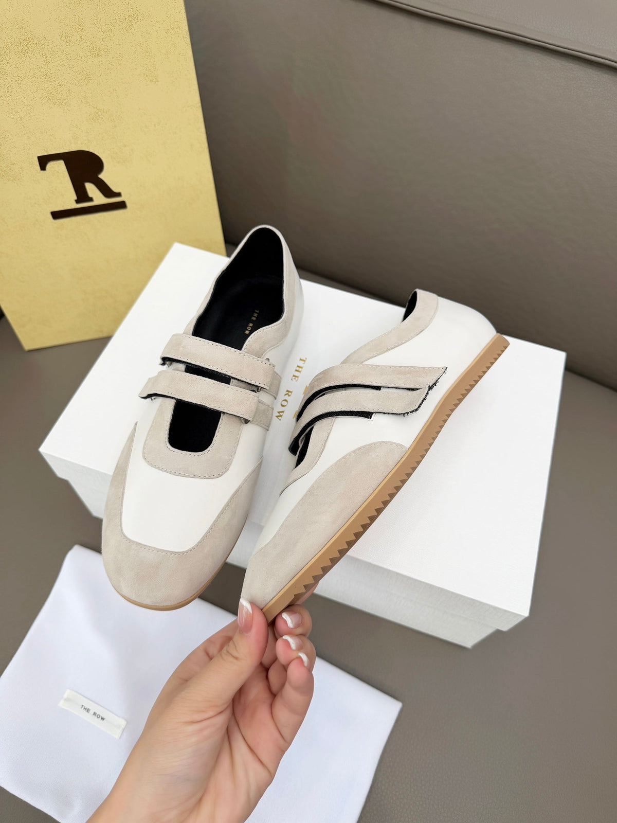 T-Sneakers