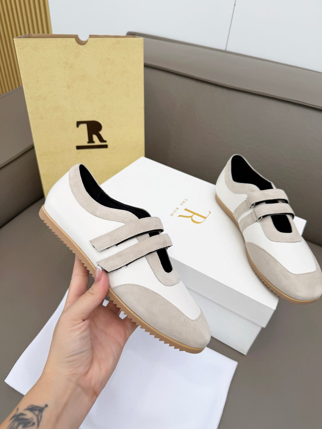 T-Sneakers