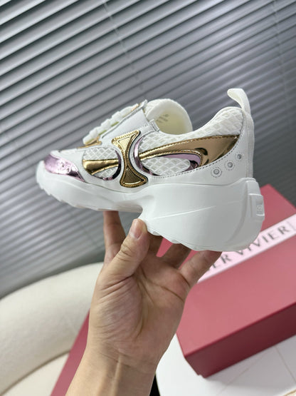 R-Sneakers