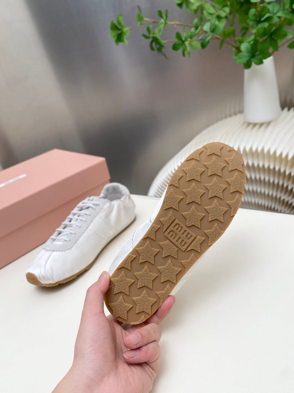 M-Sneakers
