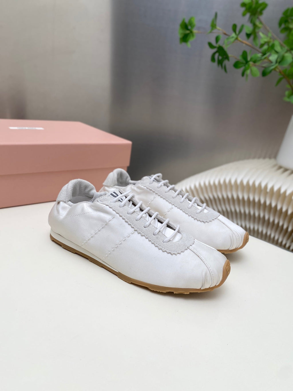 M-Sneakers