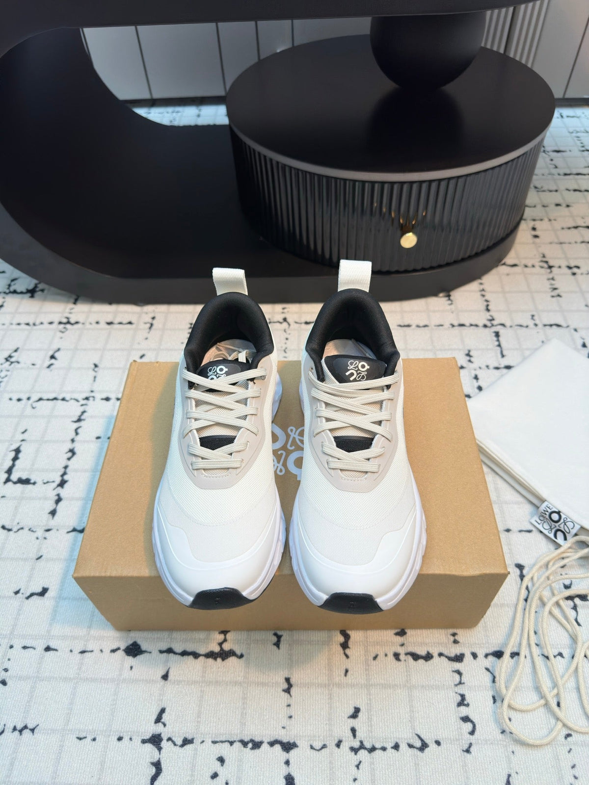L2-Sneakers
