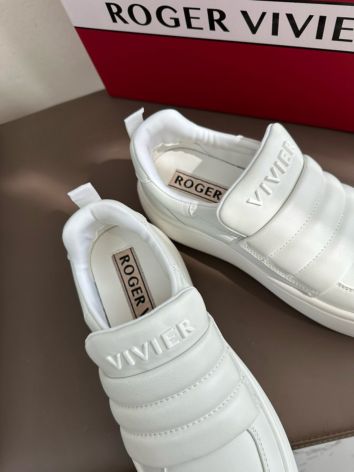 R-Sneakers