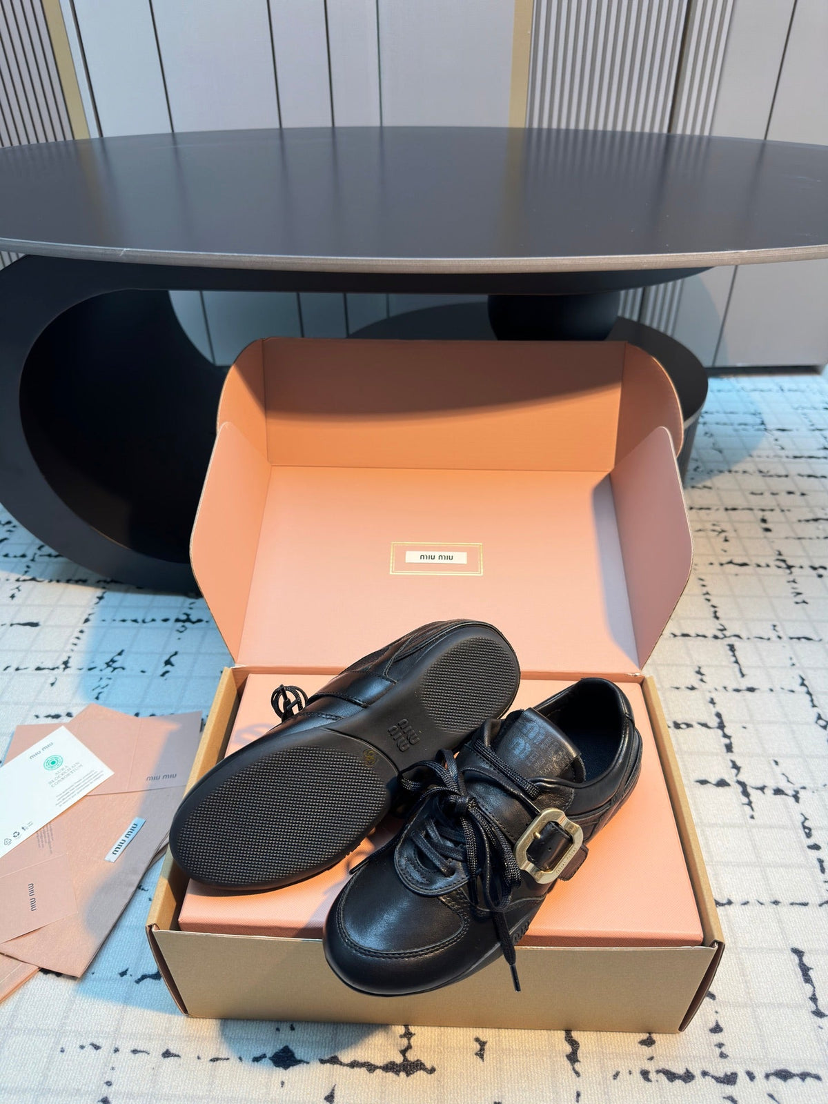 M-Sneakers