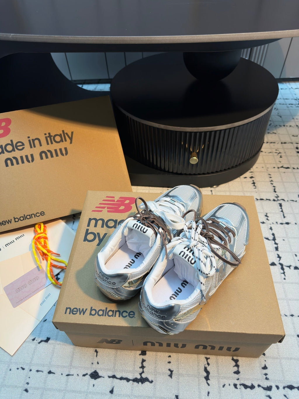 M-Sneakers