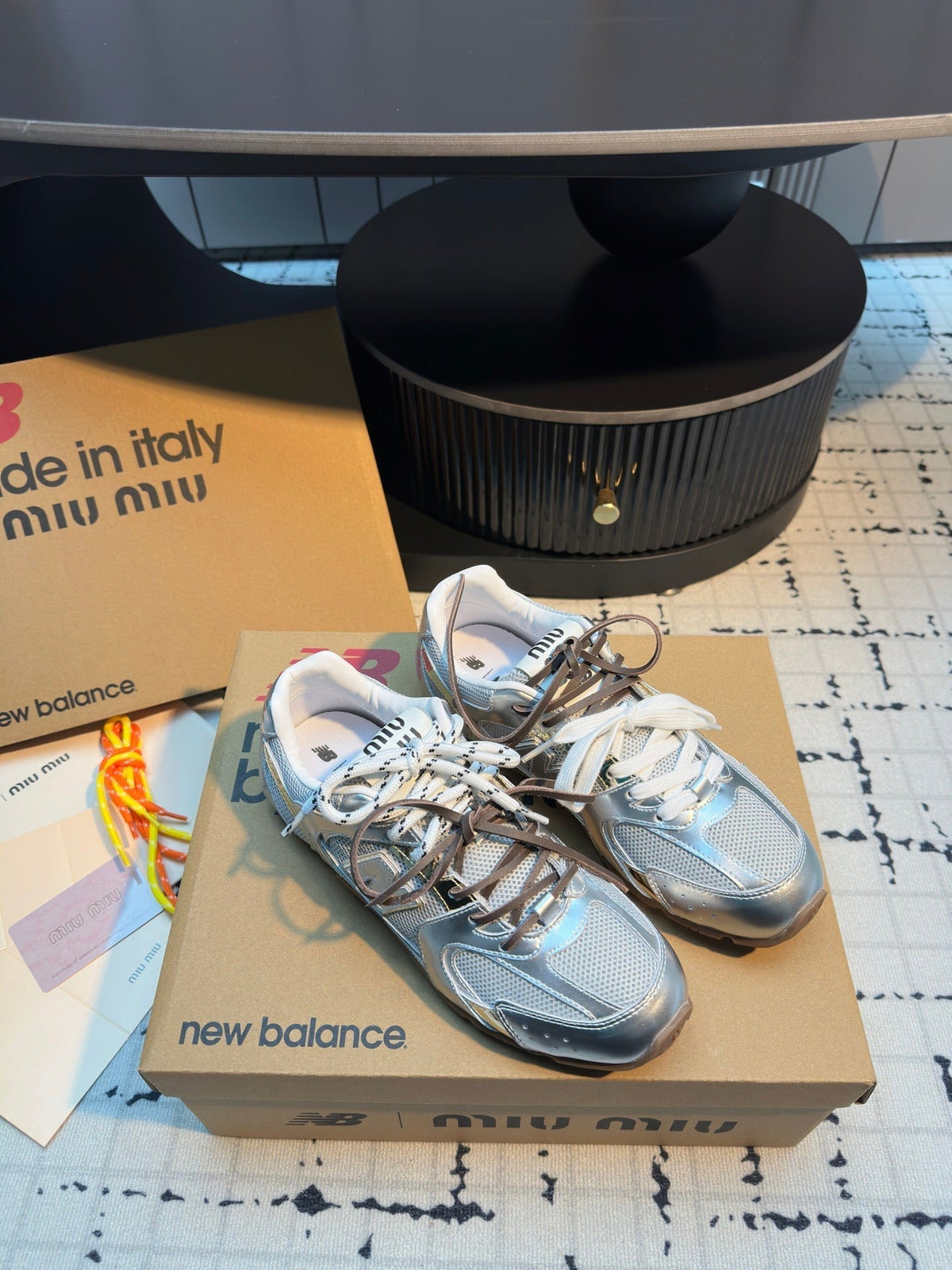 M-Sneakers