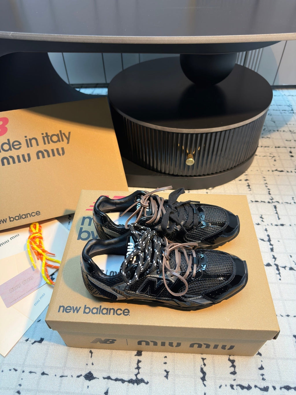 M-Sneakers