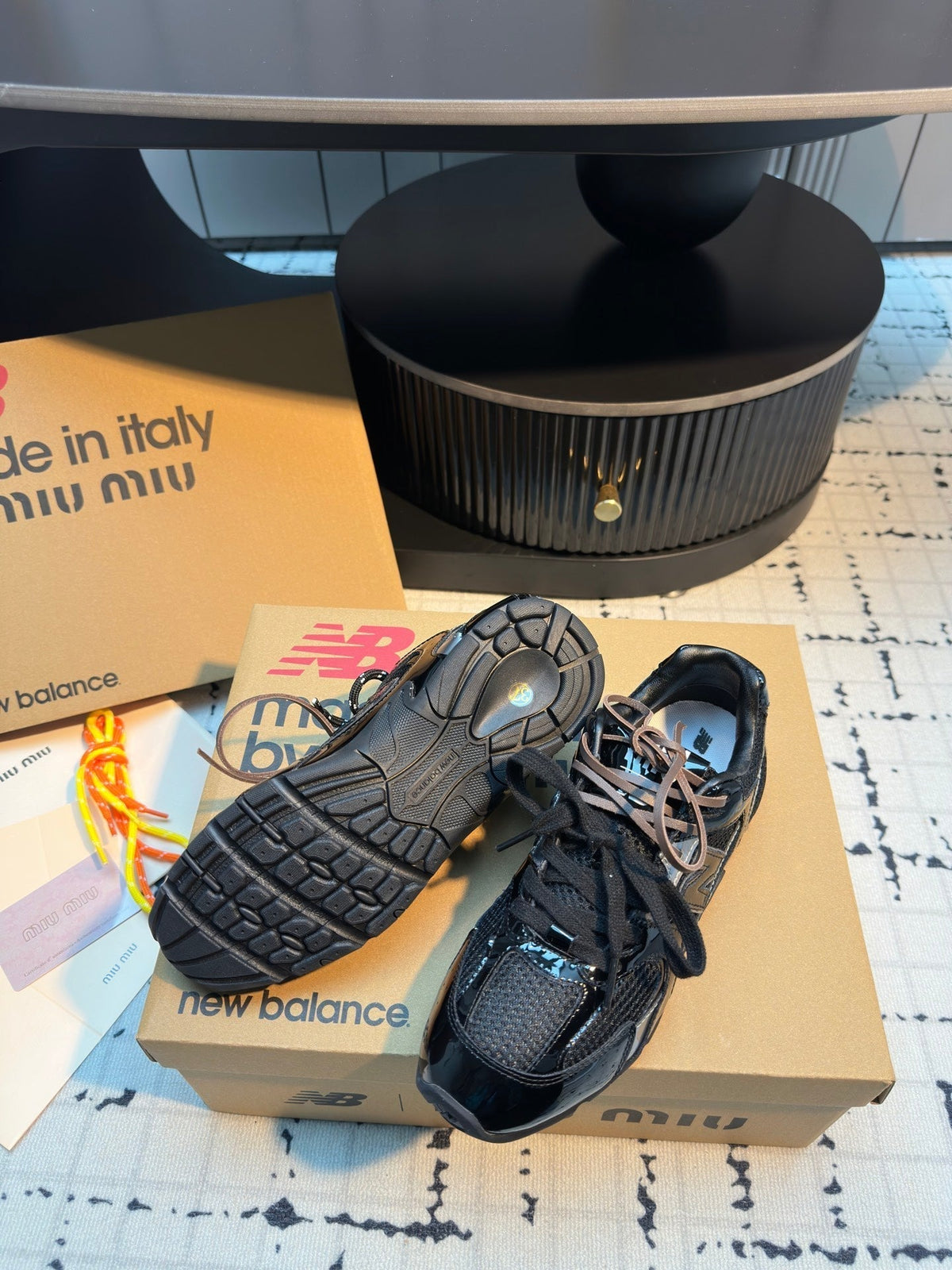M-Sneakers