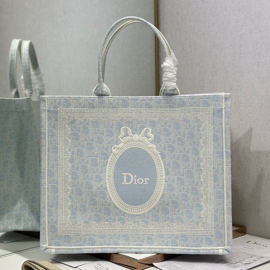 D-Book Tote