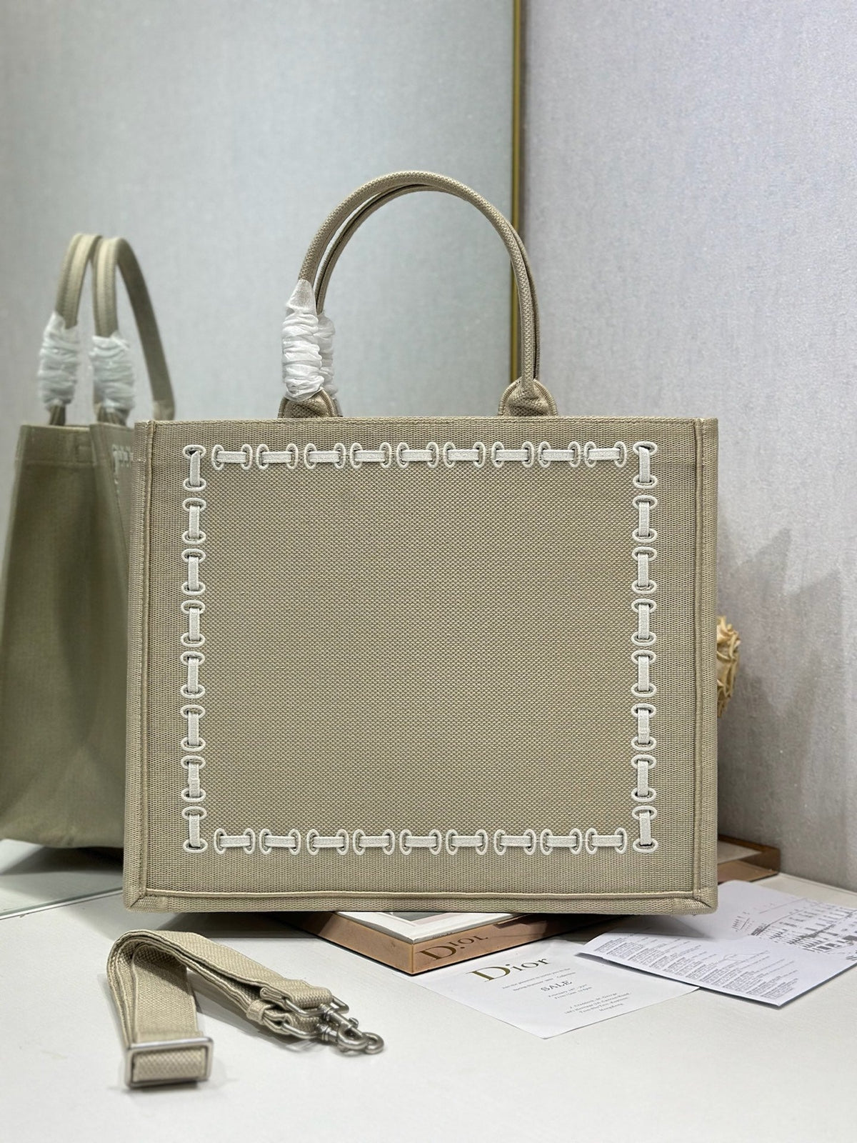 D-Book Tote