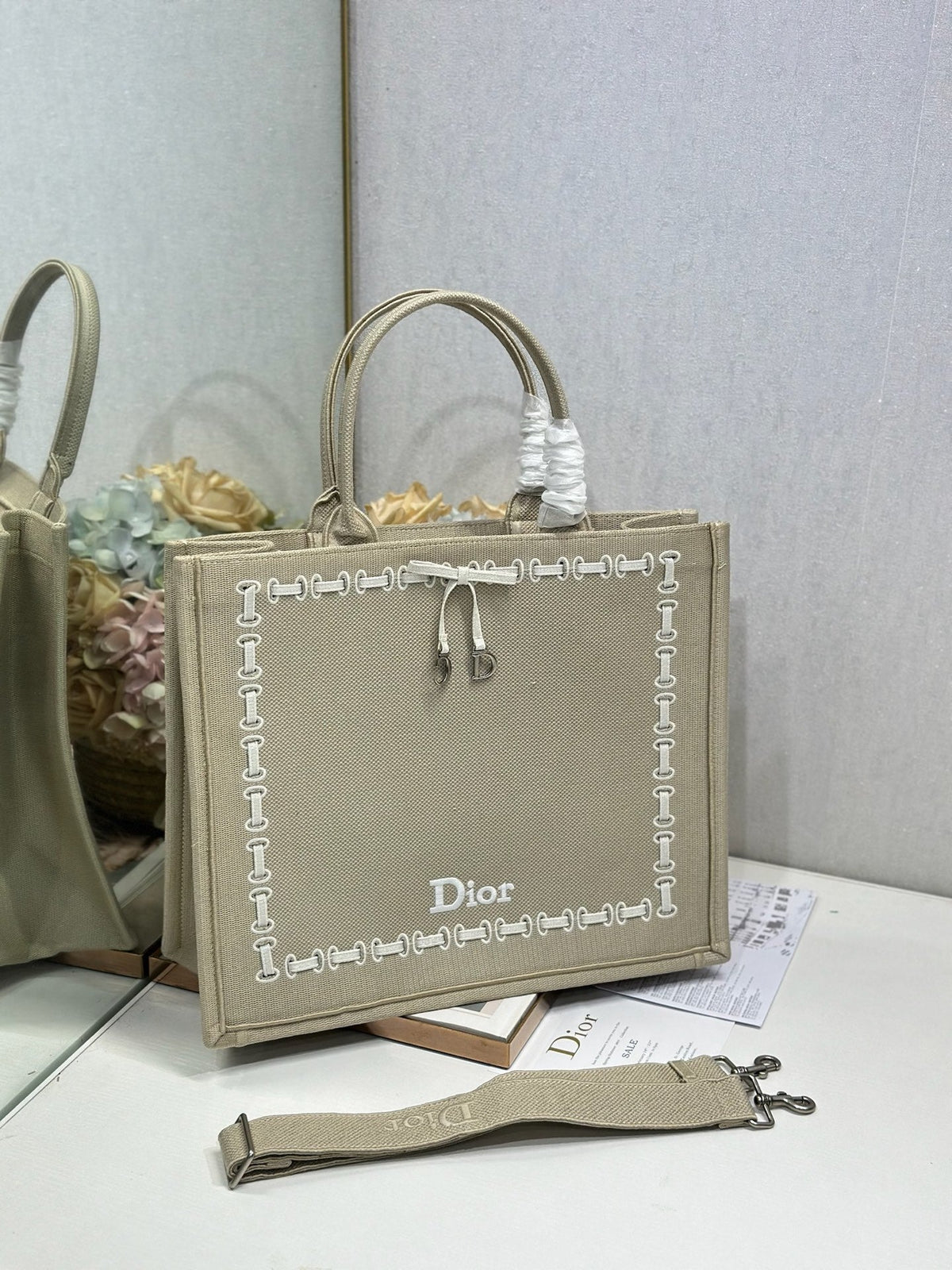 D-Book Tote