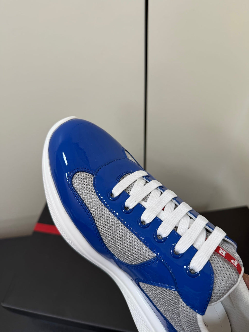 P-Sneakers