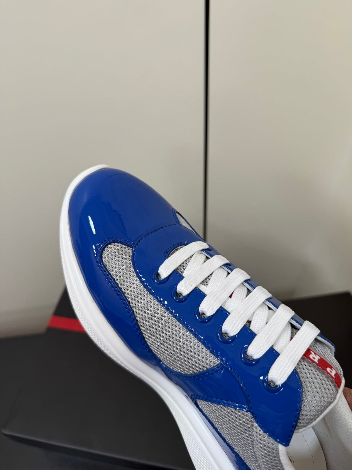 P-Sneakers