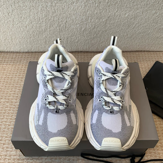 B-Sneakers