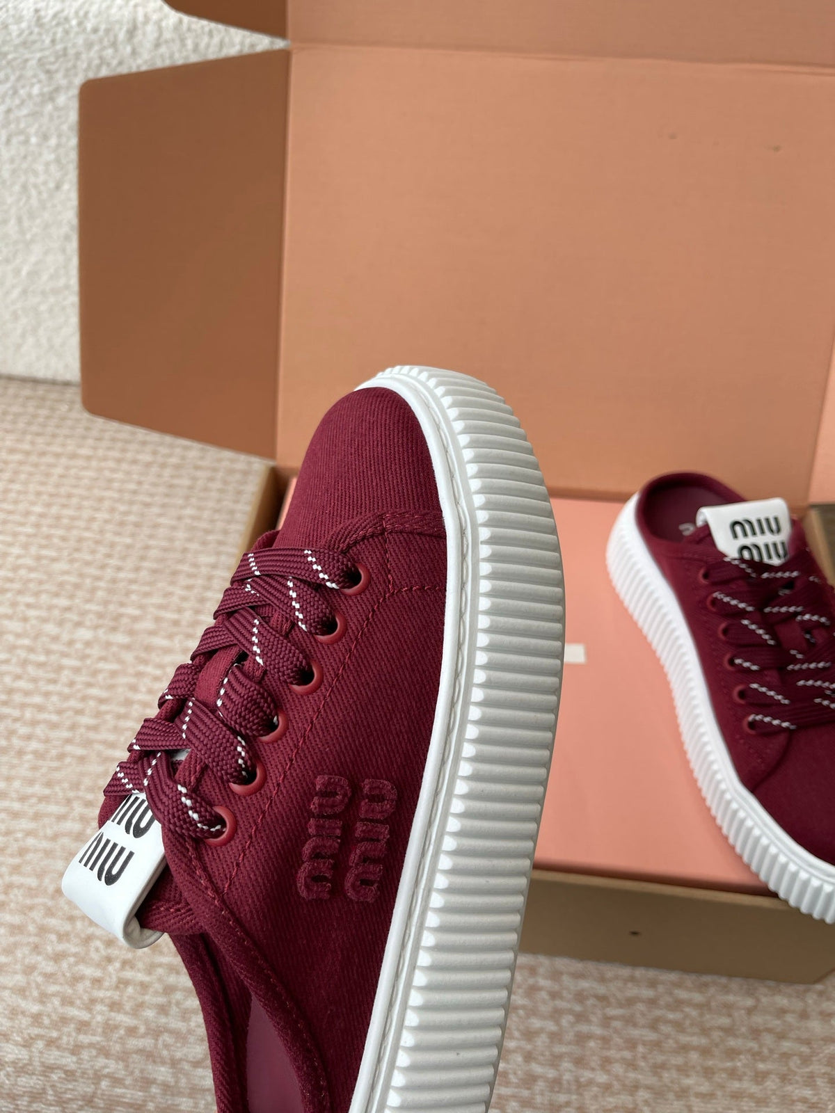 M-Sneakers