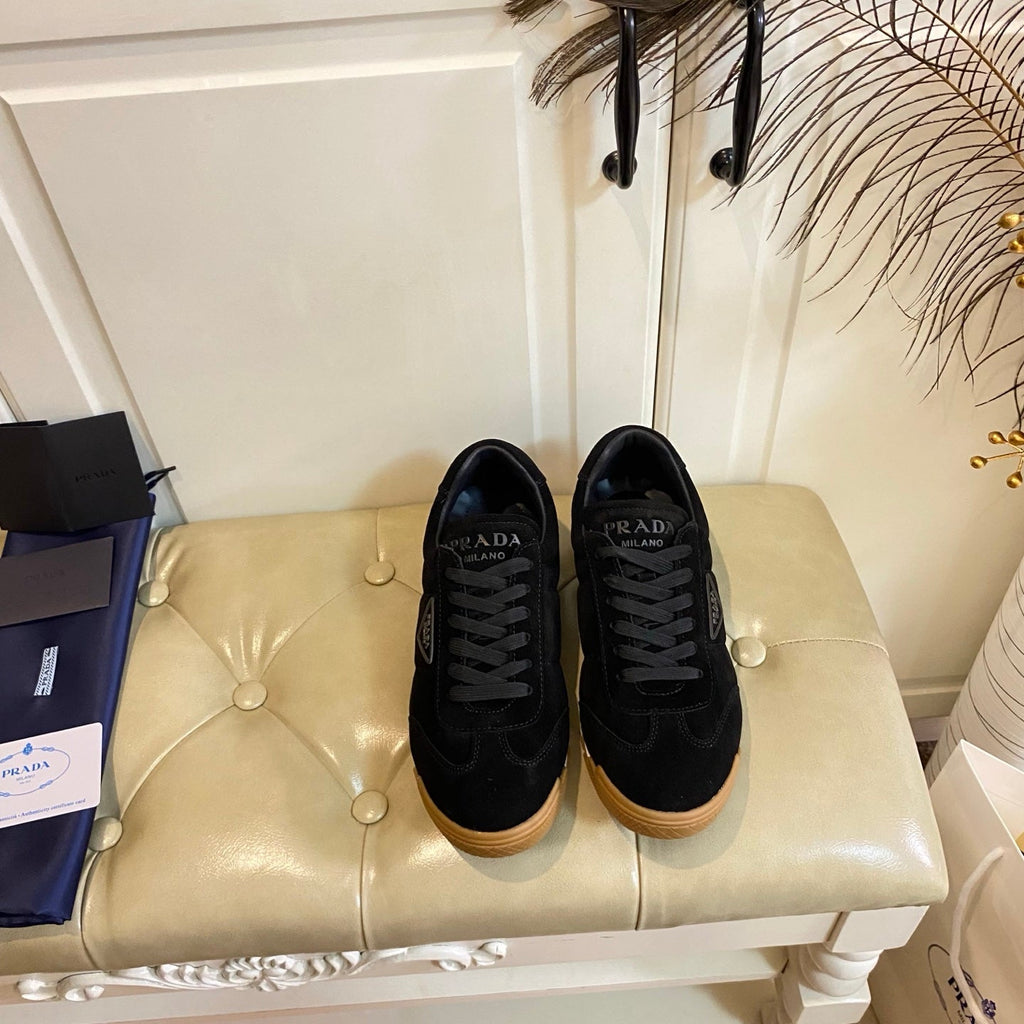 P-Sneakers