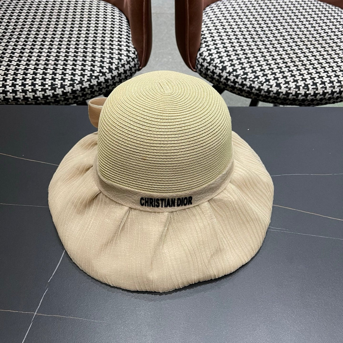 D-Cap