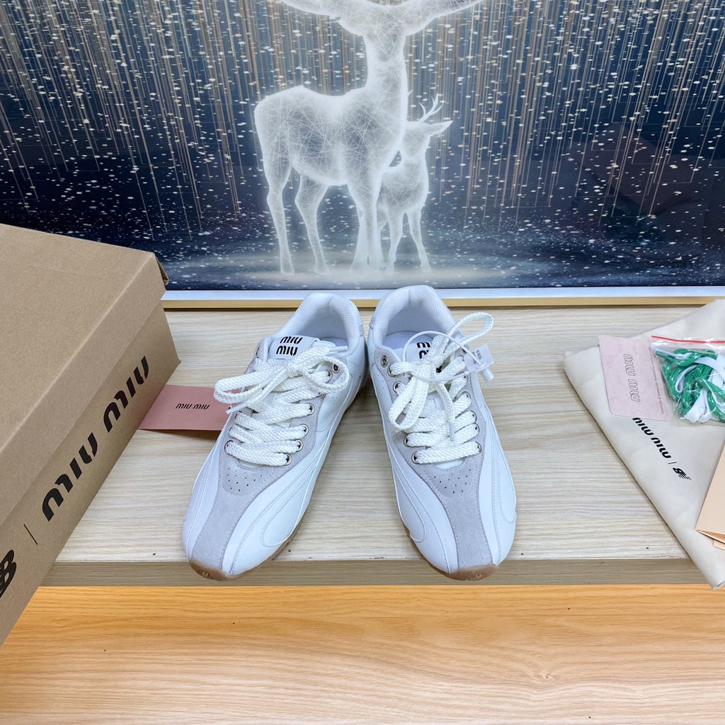 M-Sneakers