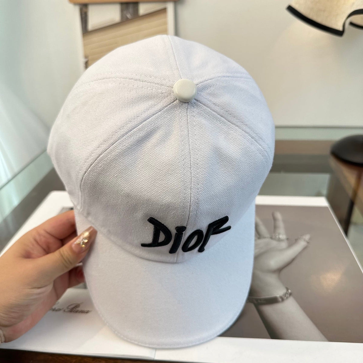 D-Cap