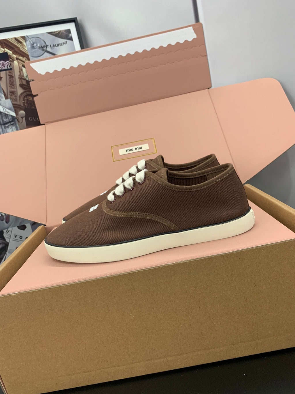M-Sneakers