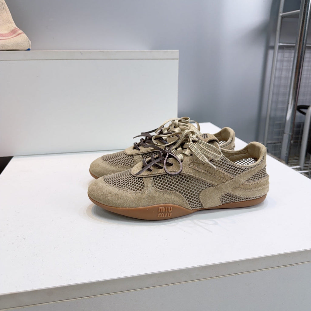 M-Sneakers
