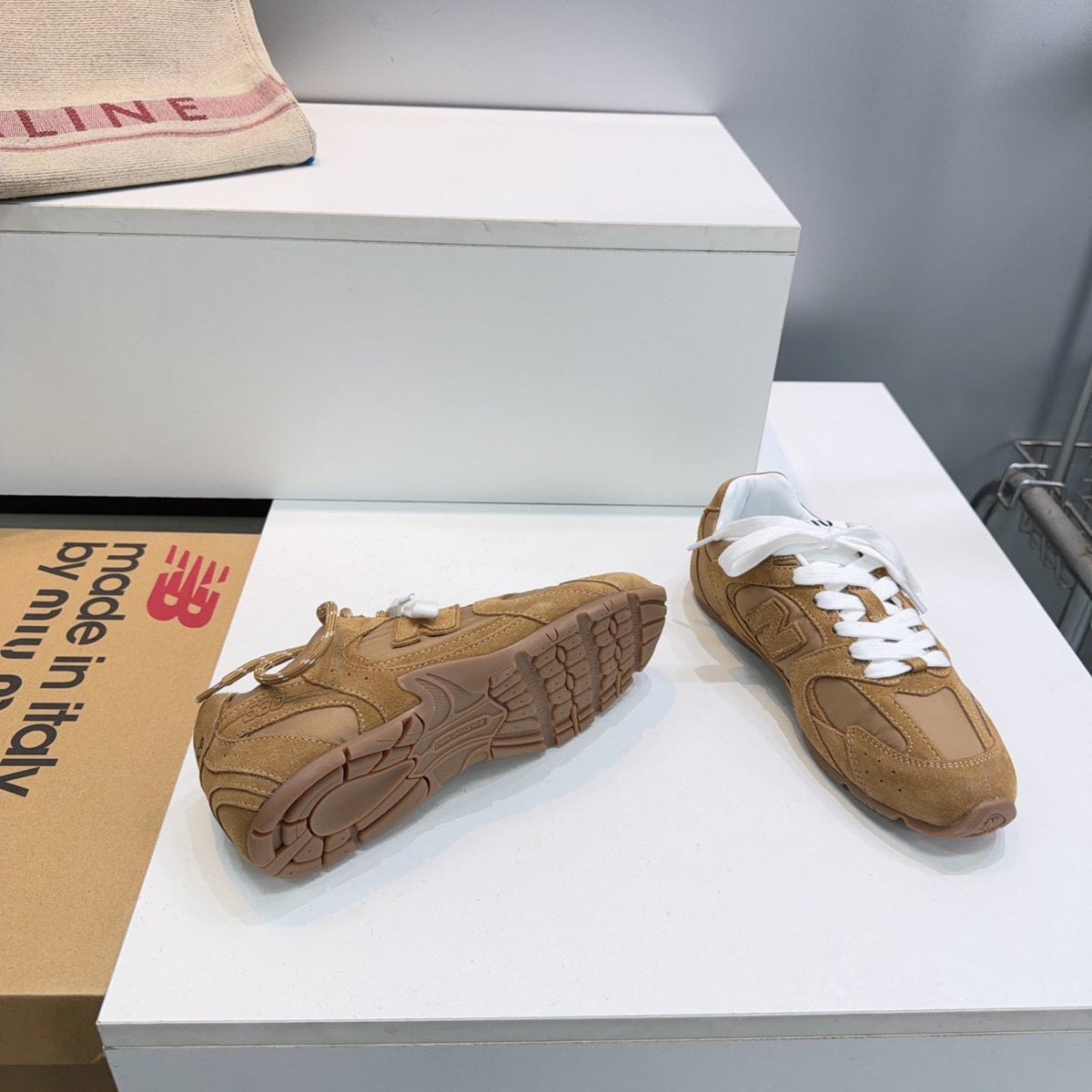 M-Sneakers