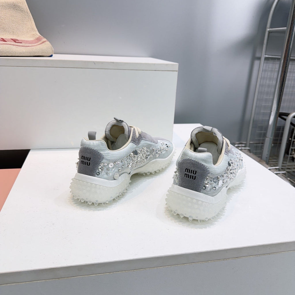 M-Sneakers