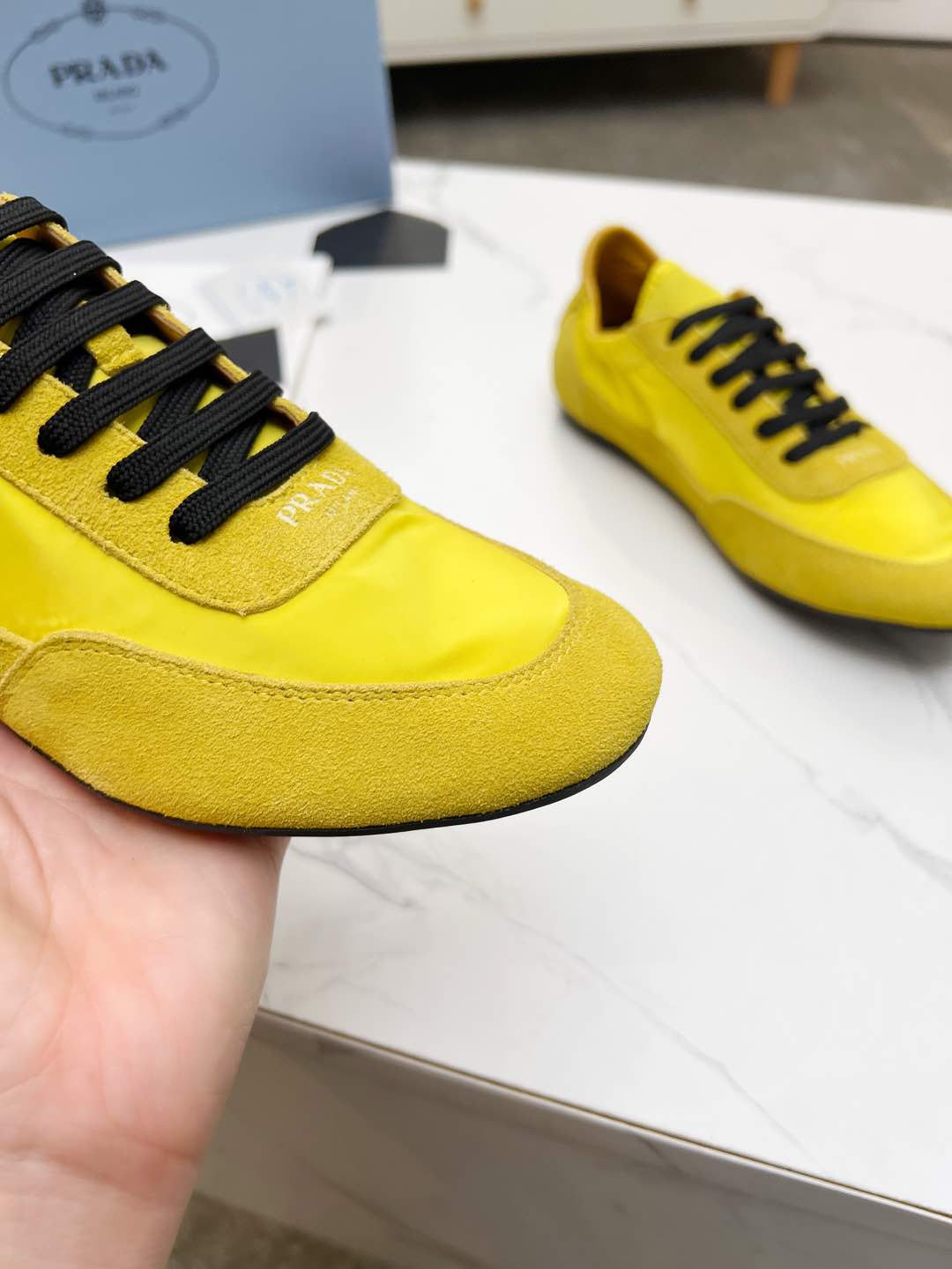 P-Sneakers