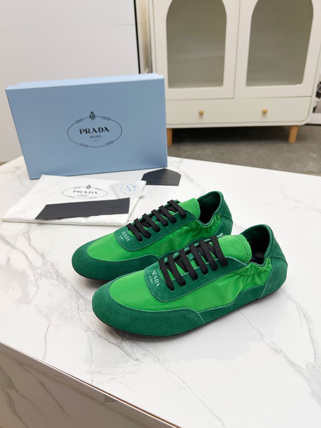 P-Sneakers