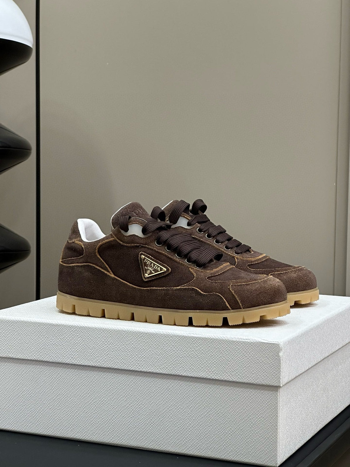 P-Sneakers