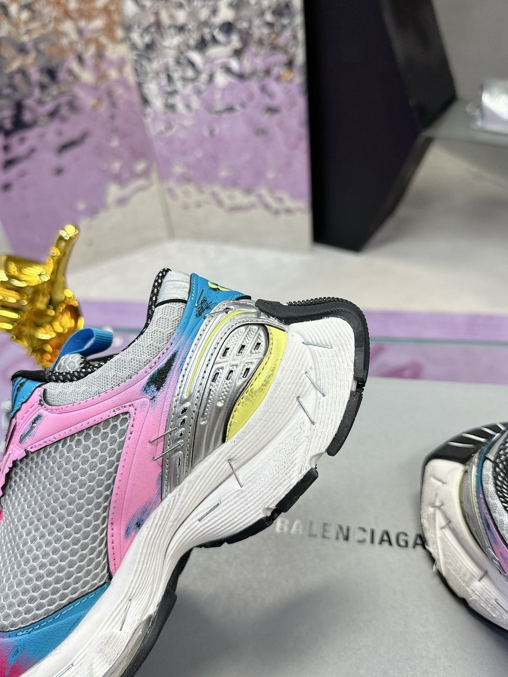 B-Sneakers