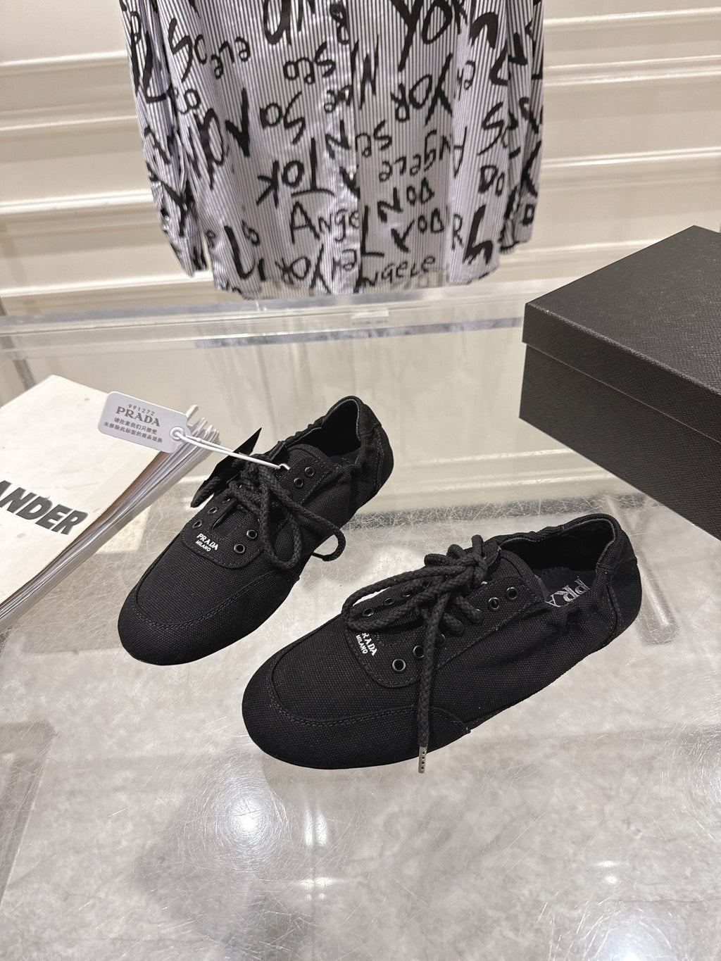P-Sneakers