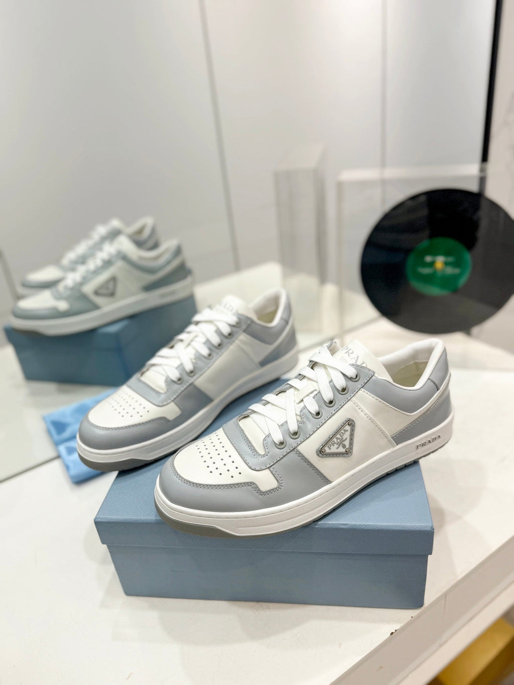 P-Sneakers
