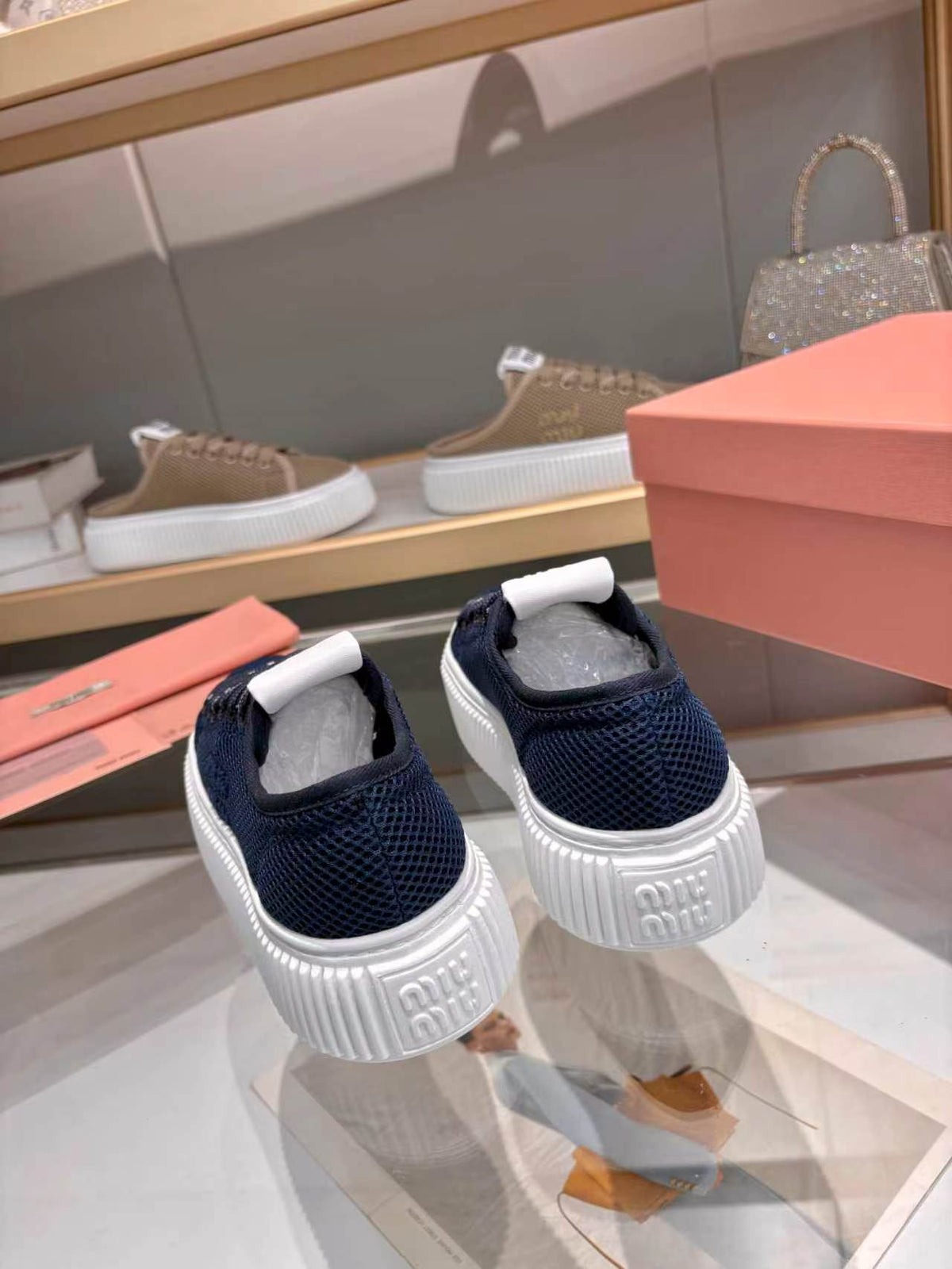 M-Sneakers