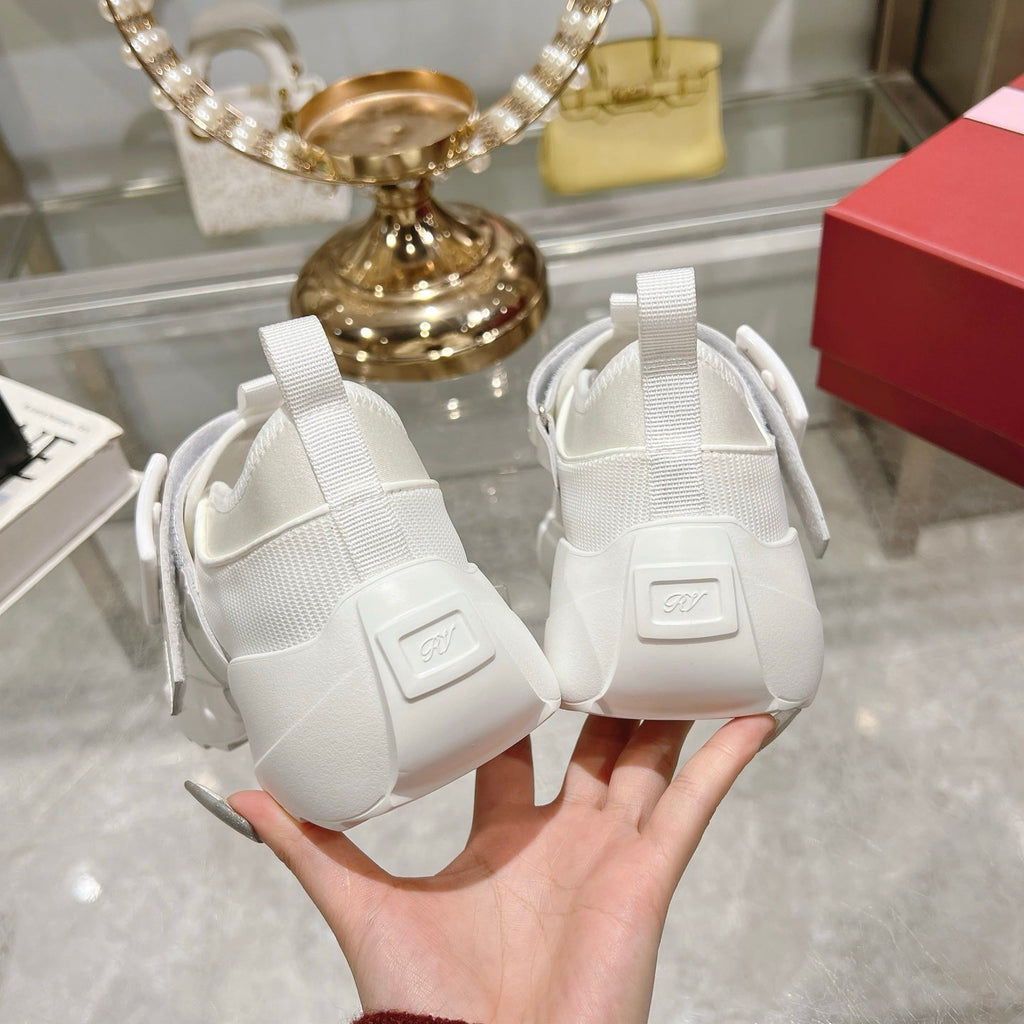 R-Sneakers