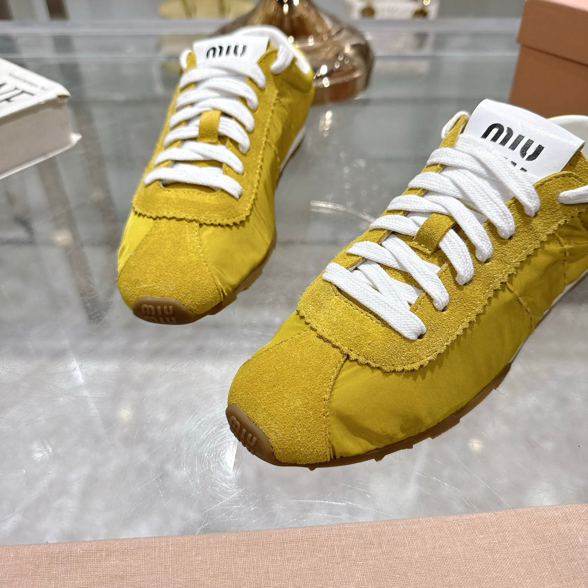 M-Sneakers