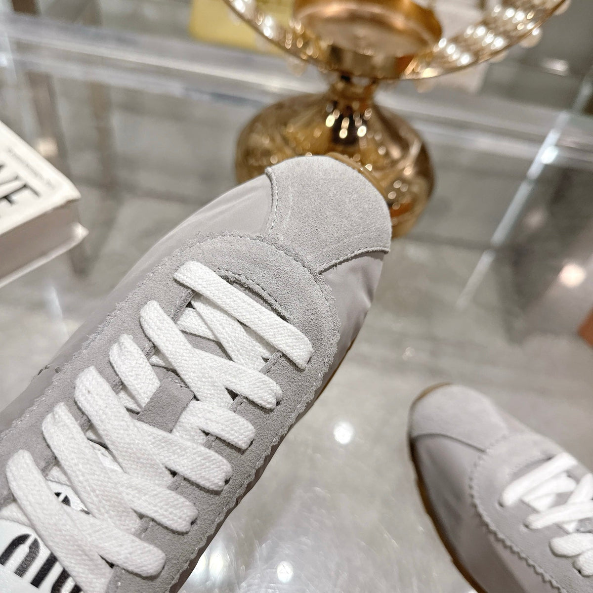 M-Sneakers