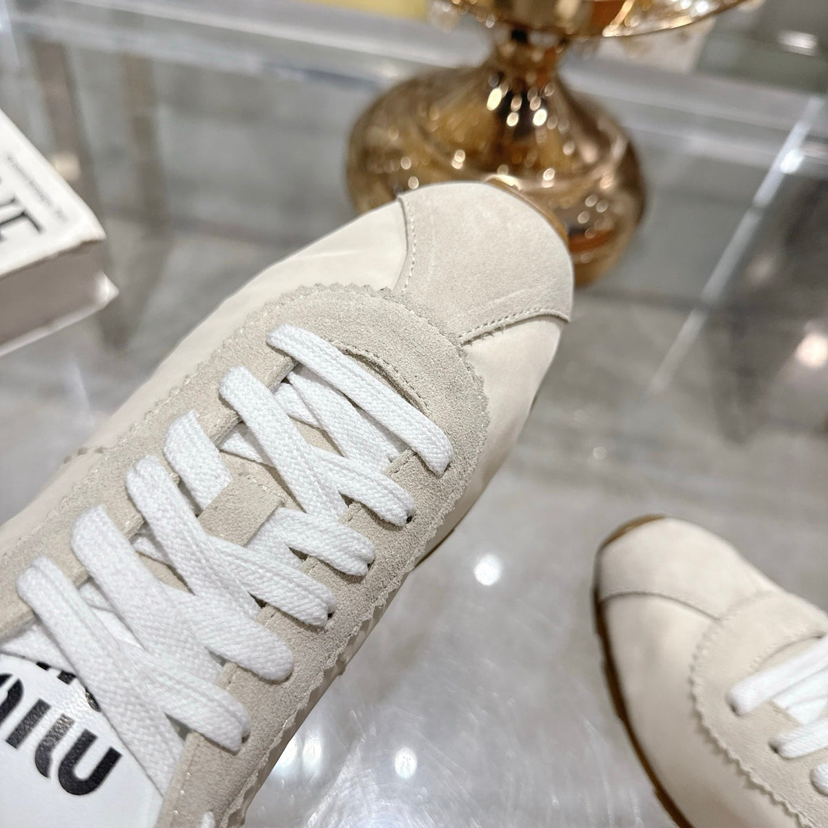 M-Sneakers